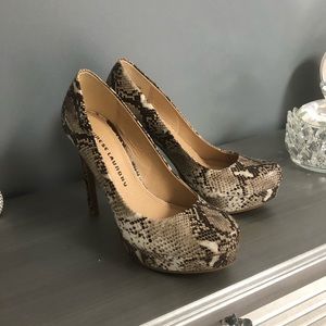 Chinese Laundry Pumps